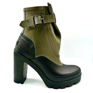 HUNTER RAIN BOOTS GREEN RUBBER CHELSEA BOOTS WITH BLOCK HEELS - US SIZE 7